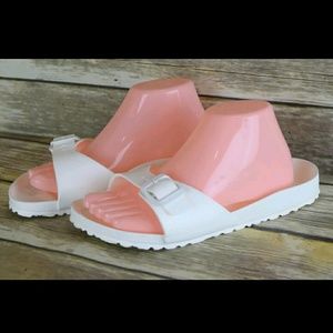 Birkenstock White Waterproof Sandals. 8 (39)Narrow